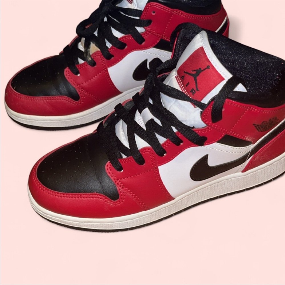 Air Jordan 1 MID Black/Gym Red - Picture 3 of 5